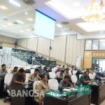 Suasana rapat paripurna DPRD Jombang tentang R-APBD tahun 2017, Senin (21/11).
foto : RONY S/ BANGSAONLINE