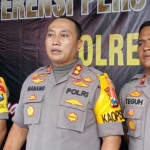 Kapolres Tuban AKBP Nanang Haryono saat konferensi pers Anev tahun 2018.