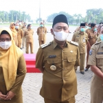 Bupati Gus Yani dan Wabup Bu Min bersama Pj. Sekda Abimanyu. (foto: SYUHUD/ BANGSAONLINE)