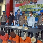 Polres Probolinggo saat merilis para tersangka pengedar narkoba dan pil terlarang.