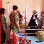 Salah satu dari tiga korban kecelakaan truk trailer vs angkot di Kecamatan Jenu masih menjalani perawatan di RSUD dr. Koesma.