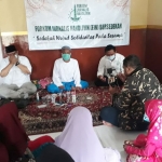 Kegiatan doa bersama anak yatim Miftahul Ulum Simokerto bersama Forkom Jurnalis Nahdliyin untuk kesembuhan Gubernur Khofifah, beberapa waktu lalu. foto: ist.