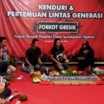 LSM Forkot saat mengadakan Kenduri & Pertemuan Lintas Generasi. foto: SYUHUD/ BANGSAONLINE