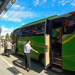 Bus yang digunakan untuk mengakomodasi pelajar di Kabupaten Blitar.