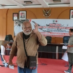 Sigit Widianto alias Mbah Gendhon saat menyampaikan materi. Foto: MUJI HARJITA/ BANGSAONLINE