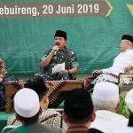 Panglima TNI Marsekal TNI Hadi Tjahjanto saat menghadiri silaturrahim dengan para ulama se-Jawa Timur di Ponpes Tebuireng, Jombang. foto: RONY SUHARTOMO/ BANGSAONLINE