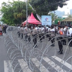 Unjuk rasa yang digelar IMM Malang Raya di Balai Kota Among Tani Kota Batu berjalan damai.