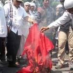 Demo Fornt Pancasila di depan gedung negara Grahadi Surabaya. 