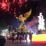 Salah satu peserta parade budaya di Tuban Specta Night Carnival 2024. Foto: Ist