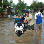 Genangan air di dusun Grojogan. foto: HERMAN/ BANGSAONLINE