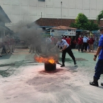 Pelatihan penanggulangan kebakaran di Lapas Kelas IIB Blitar. (foto: ist)