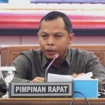 Ketua DPRD Lumajang, Anang Akhmad Syaifuddin saat memutuskan mundur dari jabatannya, Senin (12/9/2022)