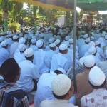 Ratusan ulama di Kabupaten Sumenep saat istighasah di Taman Bunga. (foto: RAHMATULLAH/ BANGSAONLINE)