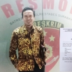 Yoyok, Kuasa Hukum Yahya Santoso dan Upik Santoso. Inset: Bukti pelaporan Yahya Santoso ke Propam Polda Jatim.