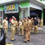 Wali Kota Pasuruan saat melakukan sidak. 