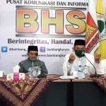 Bambang Haryo Soekartono (BHS)-M. Taufiqulbar (Taufiq) saat jumpa pers di Media Center Pemenangan BHS-Taufiq, Jl. Diponegoro, Sidoarjo, Sabtu (12/9). foto: mustain/ bangsaonline.com