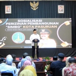 Wali Kota Pasuruan Saifullah Yusuf saat menghadiri sosialisasi Sistem Informasi Manajemen Bangunan Gedung (SIMBG) di Gedung Gradika Kota Pasuruan, Selasa (20/8/2024).