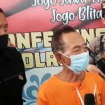 Tersangka NY (68), Warga Kecamatan Talun, Kabupaten Blitar.