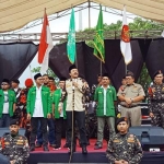 Kasatkornas Banser Alfa Isnaeni saat memberikan pengarahan kepada anggota Banser se-Pasuruan Raya. 