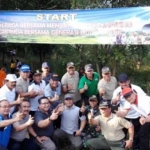 Bupati Sambari HR didampingi Dandim 0817 Gresik Letkol Kav. Widodo Pujianto dan pejabat Forkopimda saat giat haiking. (foto: syuhud/ bangsaonline)