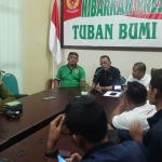 Pengurus KONI Tuban saat rapat menyikapi dana hibah untuk operasional yang tak kunjung cair.