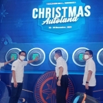 Launching Digital Showroom UMC saat event Christmas Autoland di Pakuwon Mall Surabaya.