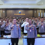 Kapolres Gresik, AKBP Adhitya Panji Anom, saat menggelar Lat Praops Operasi Mantab Brata 2024. Foto: Ist