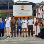 Bupati dan Wakil Bupati Ponorogo Terpilih Sugiri Sancoko-Lisdyarita saat silaturahim ke Kantor PKS Ponorogo.