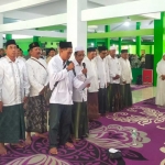 Wali Santri PP Al-Yasini yang tergabung dalam Jawas (Jaringan Wali Satri) saat deklarasi siap memenangkan KH. Mujib Imron di Pilkada Kabupaten Pasuruan.