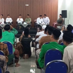 Doa bersama yang digelar dalam rangka memenangkan Muhammad Al Barra atau yang akrab disapa Gus Barra dalam Pilkada 2024 di Kabupaten Mojokerto.