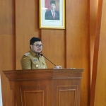 Bupati Hanindhito Himawan Pramana saat memberi sambutan di sidang paripurna DPRD Kabupaten Kediri. Foto: Ist.