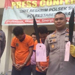 Kedua perampok asal Bangkalan saat ditangkap Polsek Sukolilo. 