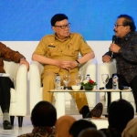 Gubernur Jatim H Soekarwo menjadi Pembicara pada acara Indonesia Development Forum 2018 di Ritz Carlton hotel Jakarta bersama dengan Menteri Dalam Negeri Tjahjo Kumolo,  Menteri Lingkungan Hidup RI Siti Nurbaya Bakar, Menteri PAN RB Asman Abnur, dan Bupati Kulon Progo Hasto Wardoyo.