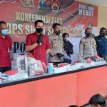 Polres Tuban saat konferensi pers terkait kasus penganiayaan, Rabu (5/10/2022).