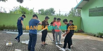 20 Mahasiswa dari Singapura Belajar Buat Tanaman Hidroponik di Kota Batu