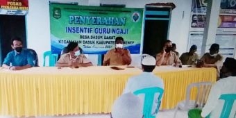 Sembilan Guru Ngaji di Dasuk Barat Sumenep Terima Insentif