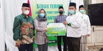 Gandeng LAZISNU Surabaya, PT Siantar Top Salurkan 500 Paket Sembako untuk Warga Terdampak Covid-19