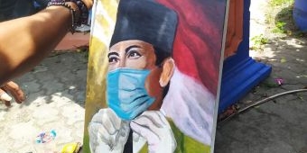 Peringati Hari Pahlawan, Seniman Jombang Lukis Pahlawan Bermasker