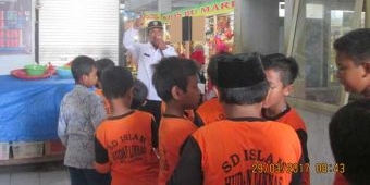 Ketika Siswa SD di Madiun Belajar Mengenal Pasar