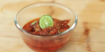 Bikin Auto Nambah! Resep Sambal Tomat yang Cocok dengan Ayam Goreng ala Chef Devina Hermawan