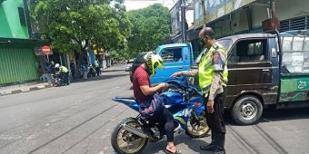 Jaga Ketenangan Ramadan, Satlantas Polres Gresik Razia Pengguna Motor Knalpot Brong