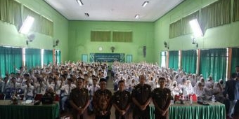 Kejari Kota Kediri Gelar Kegiatan Jaksa Masuk Sekolah di MAN 2 