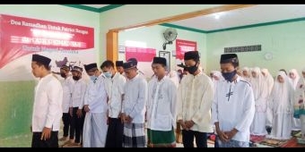 Puluhan Santri Ponpes Ash Shomadiyah Tuban Gelar Salat Gaib untuk Awak KRI Nanggala 402