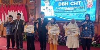 Tingkatkan Ekonomi Rakyat, Pj Wali Kota Mojokerto Salurkan Bantuan Modal Usaha