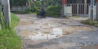 Gagal Dapat APBD 2023, Kerusakan Jalan di Kembangan Gresik Kian Parah