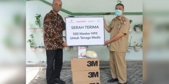 ExxonMobil Serahkan Bantuan Masker N95 ke Dinkes Bojonegoro