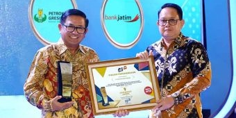 Petrokimia Gresik Terima Jatim Bangkit Award 2023