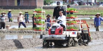 Resmikan Bendungan Tugu di Trenggalek, Presiden Jokowi Sebut Indonesia Belum Impor Beras di 2021