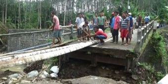 Jembatan Penghubung Antar Desa di Kalidawir Tulungagung Putus, Aktivitas Nelayan Lumpuh