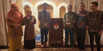 Beda Pilihan Capres, Lintas Fraksi di DPRD Jatim Dipersatukan dalam Maulid Nabi Muhammad